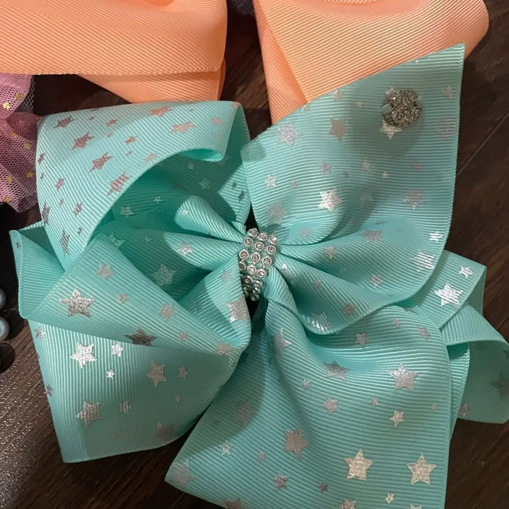 Lot of JoJo‎ Siwa Large Cheer Bows and other hair accessories.